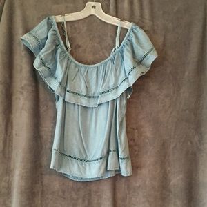 🌺4/$20 Chambray off the shoulder shirt
